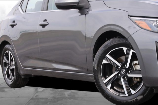 Certified 2024 Nissan Sentra SV FWD image 3