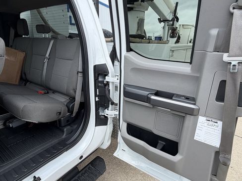 Used 2019 Ford F550 4x4 SuperCab Super Duty w/ XLT Value Package image 12