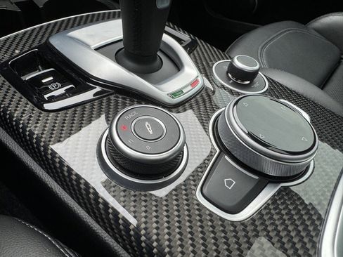 Used 2022 Alfa Romeo Stelvio Quadrifoglio w/ Active Assist Plus Package image 21