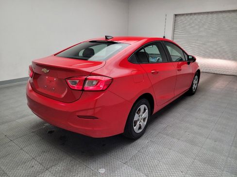 Used 2018 Chevrolet Cruze LS image 9