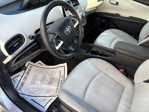 Used 2016 Toyota Prius Two image 11