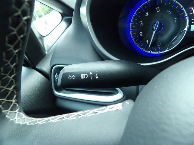 Used 2025 Chrysler Pacifica Select FWD image 24