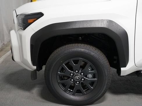 New 2026 Toyota 4Runner SR5 AWD/4WD image 5