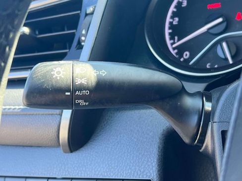 Used 2023 Toyota Camry SE image 26