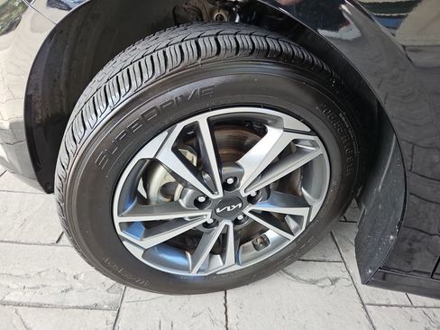 Used 2023 Kia Forte LXS image 29