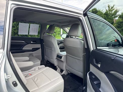 Used 2018 Toyota Highlander Limited AWD/4WD image 13