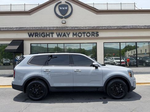 Used 2024 Kia Telluride SX Prestige X-Pro AWD/4WD image 2