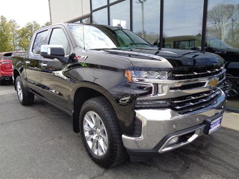 Used 2022 Chevrolet Silverado 1500 LTZ w/ LTZ Premium Package image 3