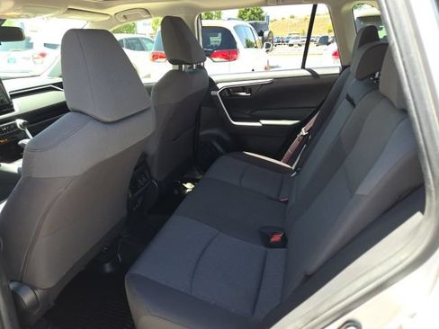 Used 2019 Toyota RAV4 XLE w/ All Weather Liner Package FWD image 18