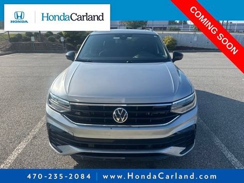 Used 2023 Volkswagen Tiguan SE R-Line FWD image 2