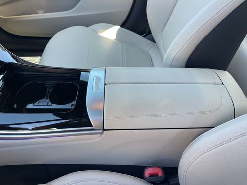 Used 2022 Mercedes-Benz C 300 4MATIC Sedan image 13