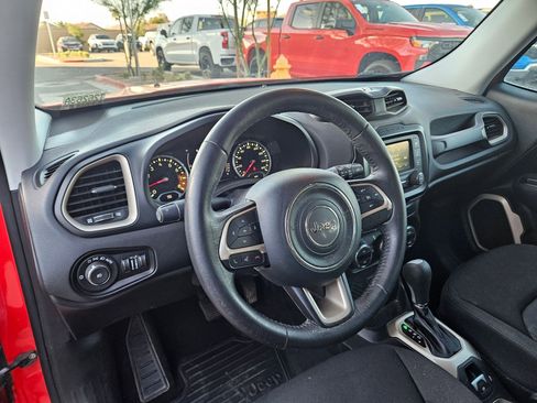 Used 2016 Jeep Renegade Latitude w/ Popular Equipment Group image 14