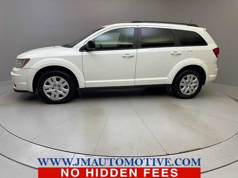 Used 2017 Dodge Journey SE w/ Popular Equipment Group image 2