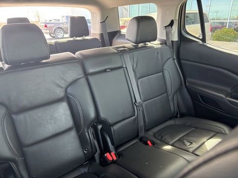 Used 2023 GMC Acadia SLT image 35