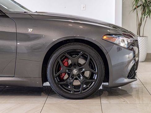 Used 2022 Alfa Romeo Giulia Ti AWD/4WD image 10