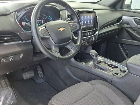 Used 2023 Chevrolet Traverse LT image 9