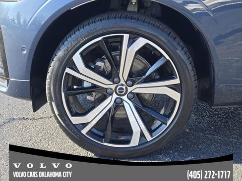 Certified 2023 Volvo XC60 B5 Ultimate w/ Climate Package image 11