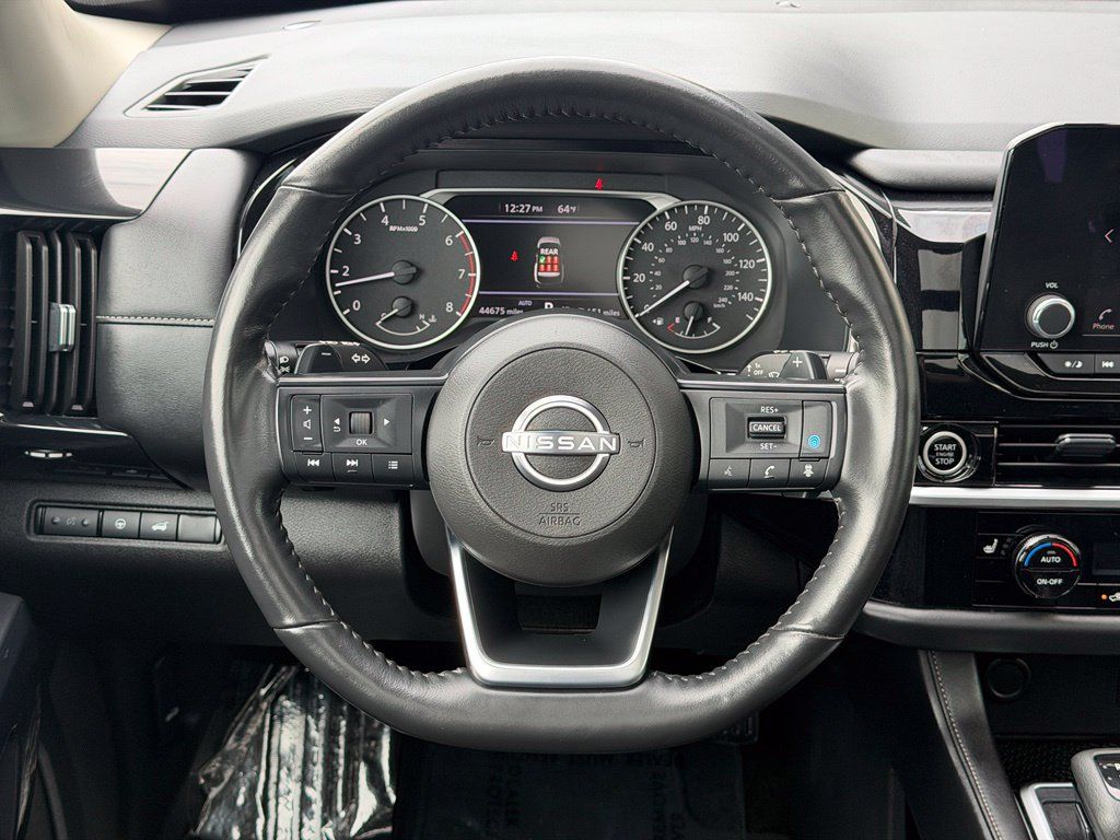 Used 2024 Nissan Pathfinder SV AWD/4WD image 17