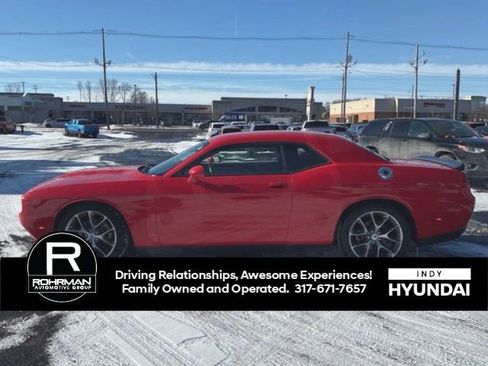 Used 2023 Dodge Challenger GT image 3