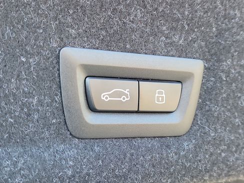 New 2026 BMW 330i Sedan w/ Convenience Package image 7