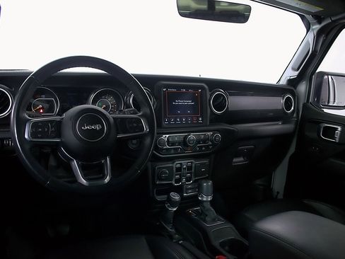 Used 2021 Jeep Wrangler Unlimited Sahara AWD/4WD image 18