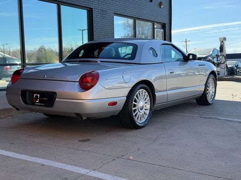 Used 2004 Ford Thunderbird image 12