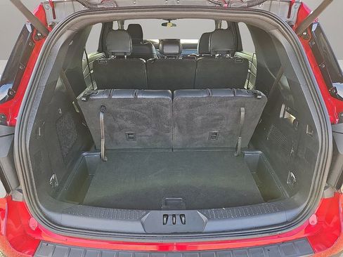 Used 2025 Ford Explorer ST-Line w/ ST-Line Street Pack image 15