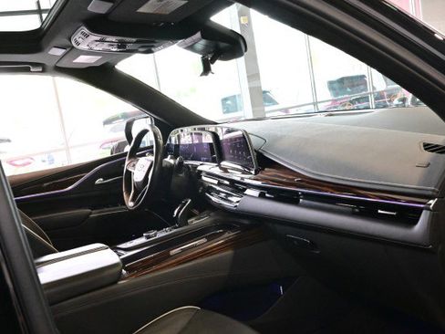 Used 2023 Cadillac Escalade Premium Luxury AWD/4WD image 26