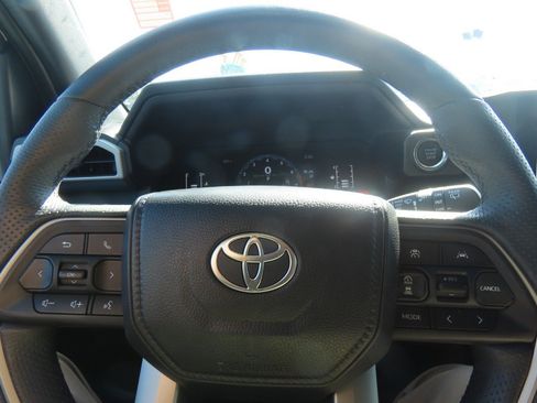 Used 2025 Toyota 4Runner SR5 RWD image 26
