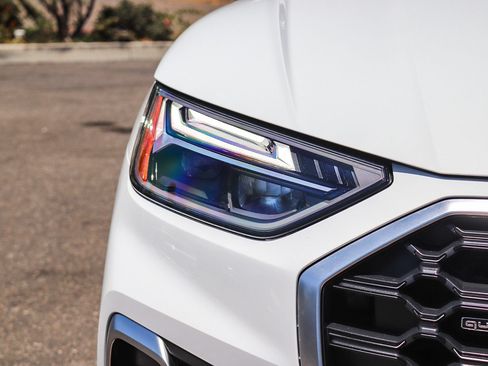 Certified 2023 Audi Q5 2.0T Premium w/ Convenience Package AWD/4WD image 12