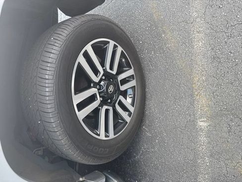 Used 2021 Toyota 4Runner Limited AWD/4WD image 12
