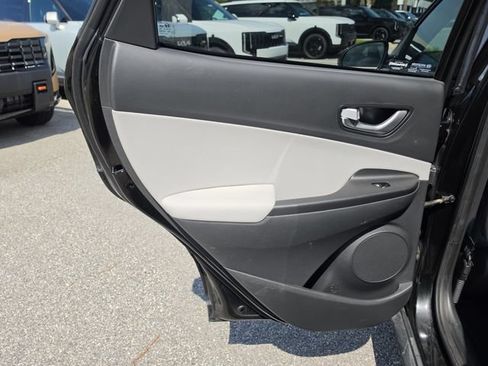 Used 2022 Hyundai Kona Limited AWD/4WD image 13