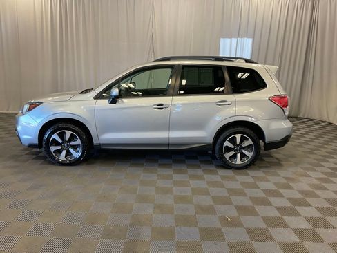 Used 2017 Subaru Forester 2.5i Premium w/ All-Weather Package AWD/4WD image 10