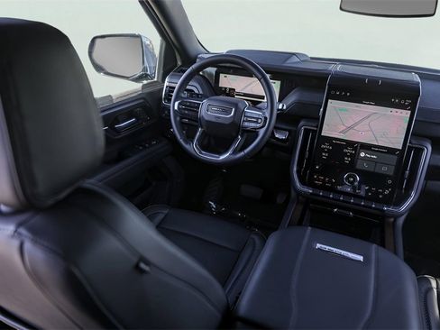 Certified 2025 GMC Yukon Denali image 28