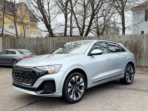 Used 2025 Audi Q8 Premium Plus image 2