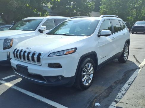Used 2017 Jeep Cherokee Limited AWD/4WD image 3