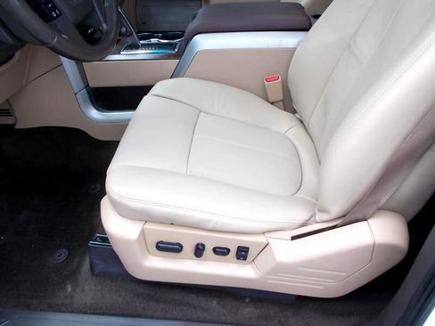 Used 2014 Ford F150 Lariat w/ Equipment Group 502A Luxury image 27