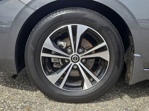 Used 2023 Nissan Sentra SV FWD image 9
