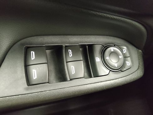 Used 2019 Chevrolet Equinox LT w/ Sun & Navigation Package image 27