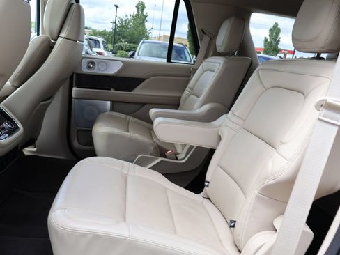 Used 2020 Lincoln Navigator Reserve w/ Equipment Group 208A Reserve AWD/4WD image 12