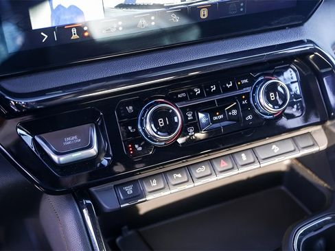 Used 2024 GMC Sierra 3500 AT4 w/ AT4 Premium Plus Package image 17