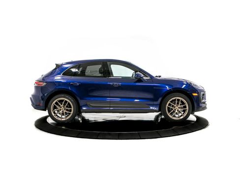 Certified 2023 Porsche Macan AWD/4WD image 8