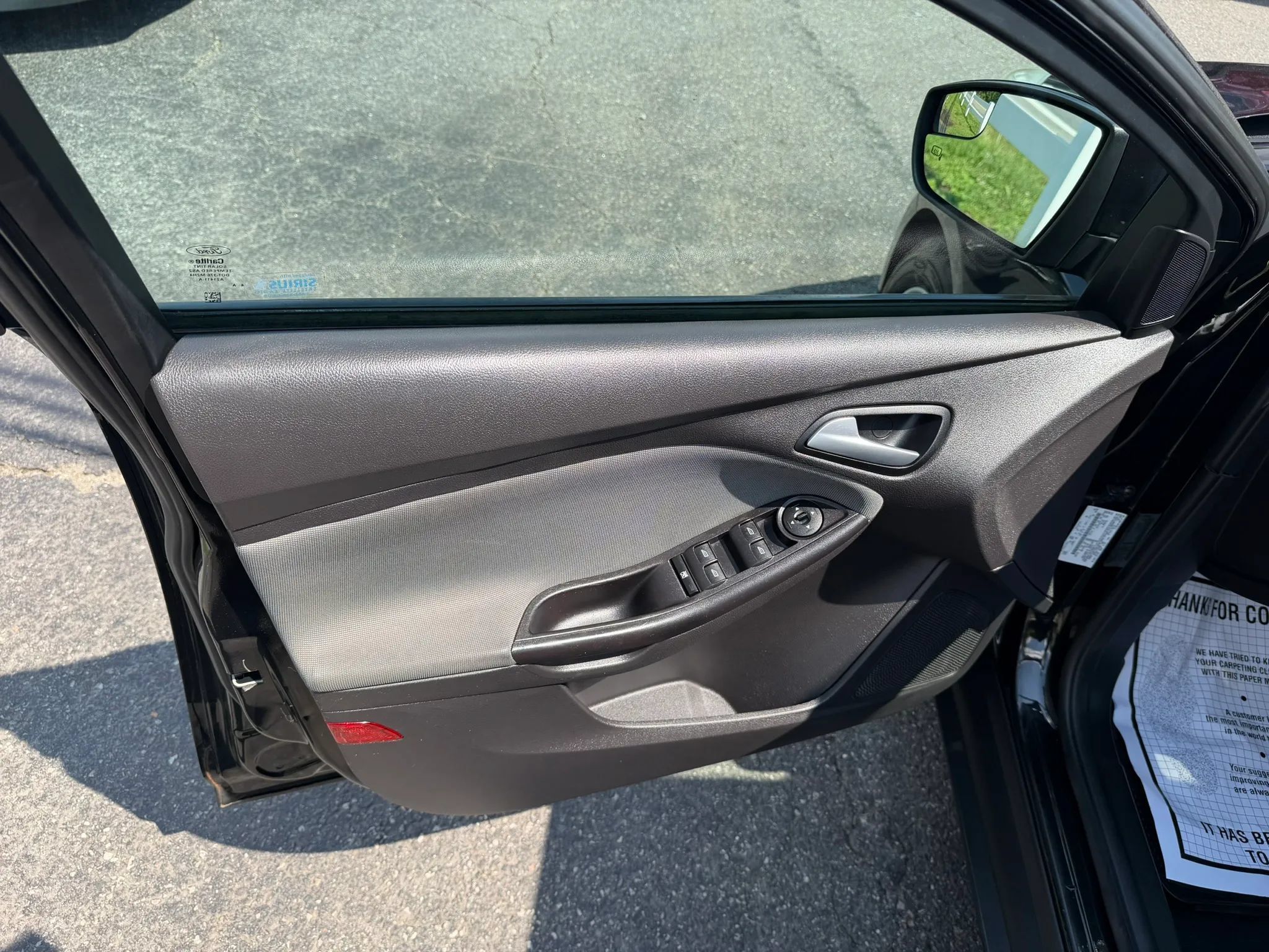 Used 2014 Ford Focus SE w/ SE Winter Package FWD image 30