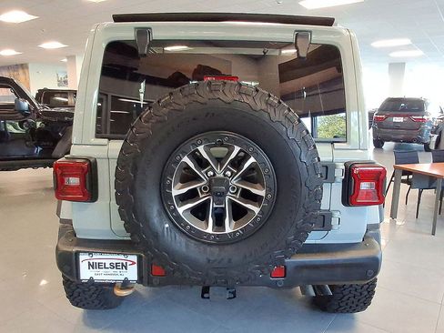 Used 2024 Jeep Wrangler Unlimited Rubicon 392 AWD/4WD image 29