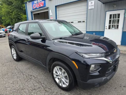 Used 2021 Chevrolet TrailBlazer LS FWD image 3