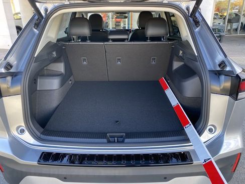 New 2026 Volkswagen Tiguan SE FWD image 15