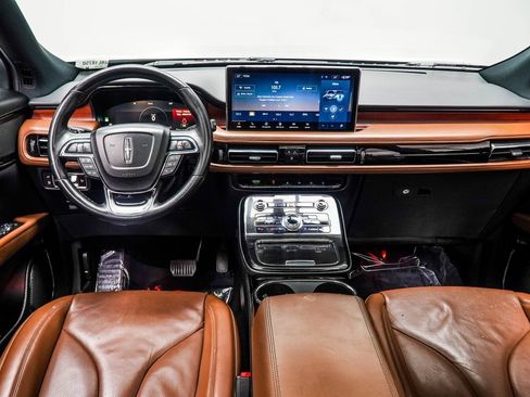 Used 2022 Lincoln Nautilus Reserve image 5