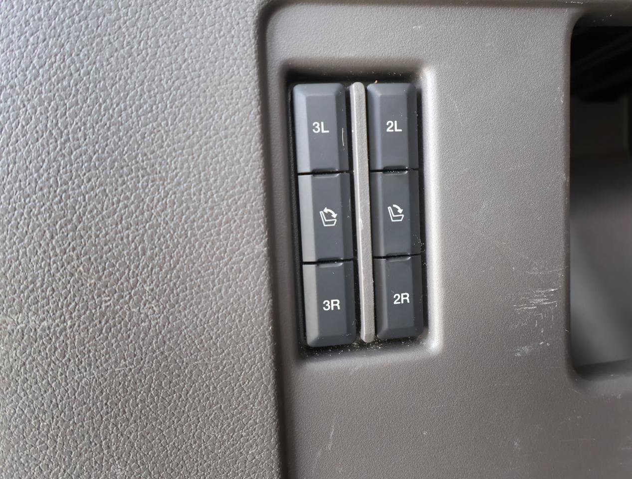 Used 2018 Ford Expedition Limited w/ Equipment Group 302A RWD image 52