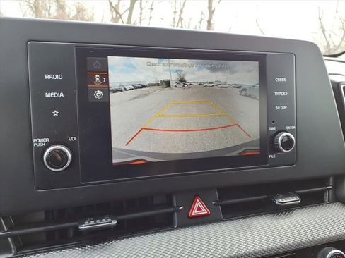 Used 2025 Kia Sportage LX image 23
