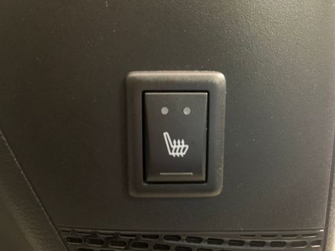 Used 2020 Chrysler Pacifica Limited image 23